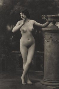 Vintage Nudes - Rehearsal for a Mime