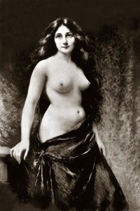 Vintage Nudes - Nude in Drapery