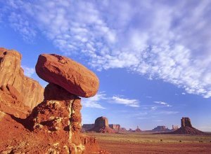Tim Fitzharris - Mushroom Rock in Monument Valley Najavo Tribal Park, Arizona