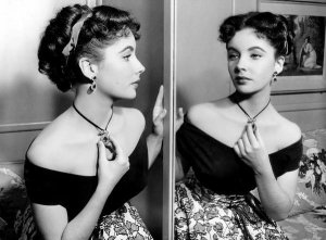 Hollywood Photo Archive - Elizabeth Taylor