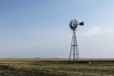 Carol Highsmith - Windmill in rural Gray County in the Texas panhandle