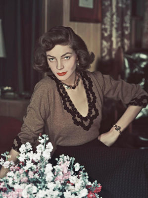 Hollywood Photo Archive - Lauren Bacall
