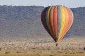 Suzi Eszterhas - Hot air balloon over savanna, Masai Mara Triangle, Kenya
