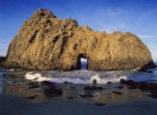 Tim Fitzharris - Sea arch at Pfeiffer Beach, Big Sur, California