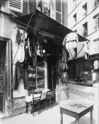Eugène Atget - Paris, 1911 - Costume Shop, rue de la Corderie