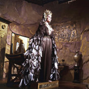 Hollywood Photo Archive - Ursula Andress - SHE