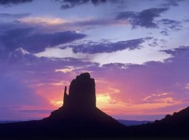 Tim Fitzharris - East and West Mittens, buttes at sunrise, Monument Valley, Arizona