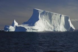 Gerry Ellis - Tabular iceberg in Bransfield Strait, Antarctic Peninsula