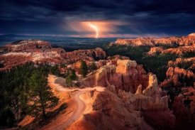 Stefan Mitterwallner - Lightning Over Bryce Canyon