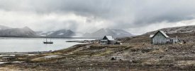 Marloes Van Pareren - Raw And Deserted