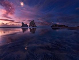 Yan Zhang - Golden Bay When Night Falls