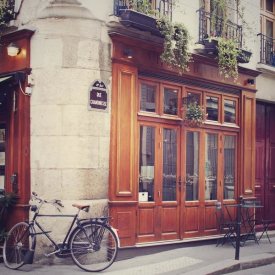 Laura Marshall - Rue Chanoinesse