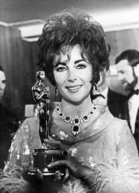 Hollywood Photo Archive - Elizabeth Taylor - Holding an Oscar