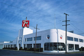 John Margolies - 7-Up Bottling Company, NE 14 and Sandy Boulevard, Portland, Oregon