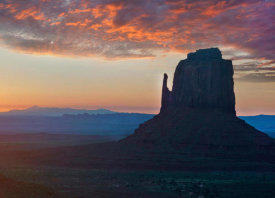 Tim Fitzharris - Butte at sunrise, East Mitten Butte, Monument Valley, Arizona
