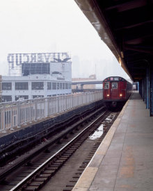 Carol Highsmith - Subway train arrives at a station in Brooklyn, New York,  late 20th century
