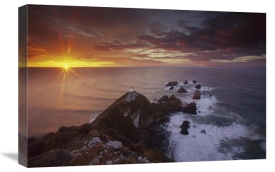 Colin Monteath - Nugget Point lighthouse at sunrise, South Island, New Zealand