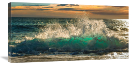 Pangea Images - Wave crashing on the beach, Kauai Island, Hawaii (detail)