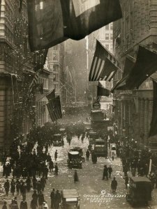 Unknown - Wall Street Celebration as Germany Surrenders