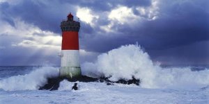 Jean Guichard - Phare des Pierres-noires lors d'une Tempete