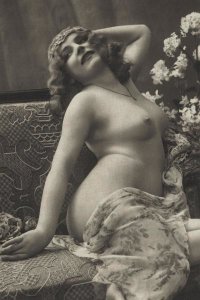 Vintage Nudes - Voluptuousness