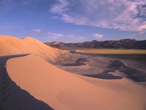 Tim Fitzharris - Eureka Dunes, Death Valley National Park, California