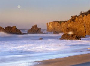 Tim Fitzharris - Seastacks and full moon at El Matador Beach, California