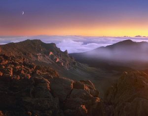 Tim Fitzharris - Sunrise and crescent moon overlooking Haleakala Crater, Maui, Hawaii