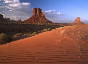 Tim Fitzharris - Sand dunes and the Mittens, Monument Valley Navajo Tribal Park, Arizona