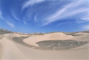 Tui De Roy - The rainless Atacama Desert, Paracas National Reserve, Peru