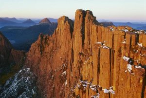 Grant Dixon - Dawn on Mount Geryon, Cradle Mountain-Lake Saint Clair NP, Tasmania, Australia