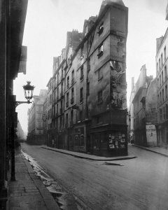 Eugène Atget - Paris, 1908 - Vieille Cour, 22 rue Quincampoix - Old Courtyard, 22 rue Quincampoix