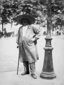 Eugène Atget - Paris, 1899-1900 - Fort de la Halle - Market Porter