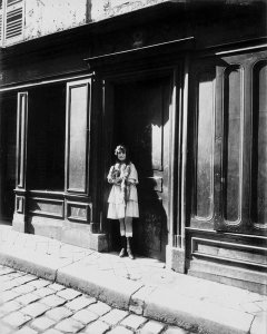 Eugène Atget - France, 1921 -  Brothel, Versailles, Petit Place