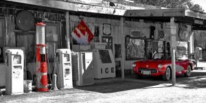 Vadim Ratsenskiy - Vintage gas station on Route 66