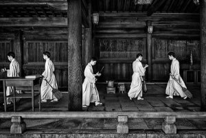 Joxe Inazio Kuesta - The Going And The Being Back Of A Monk In The Sweeping Of The Temple (Tokio)