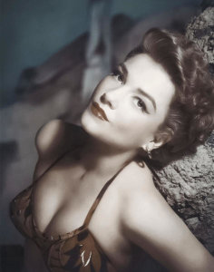 Hollywood Photo Archive - Anne Baxter