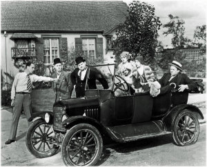 Hollywood Photo Archive - Laurel & Hardy - Perfect Day, 1929