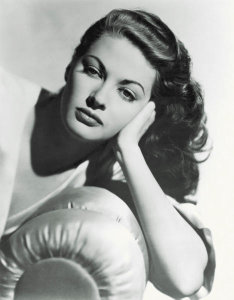 Hollywood Photo Archive - Promotional Still - Yvonne De Carlo