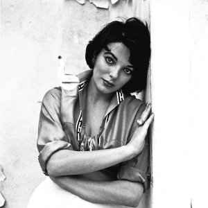 Hollywood Photo Archive - Joan Collins