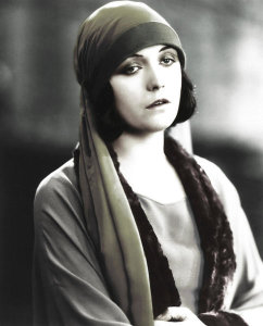 Hollywood Photo Archive - Pola Negri