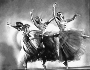 Hollywood Photo Archive - Ziegfeld Girls