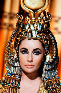 Hollywood Photo Archive - Elizabeth Taylor - Cleopatra