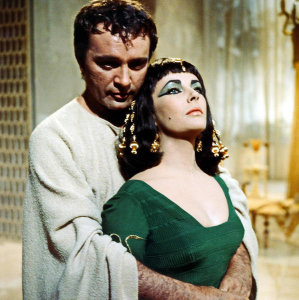 Hollywood Photo Archive - Elizabeth Taylor - Cleopatra