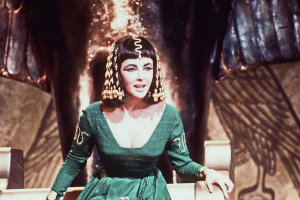 Hollywood Photo Archive - Elizabeth Taylor - Cleopatra