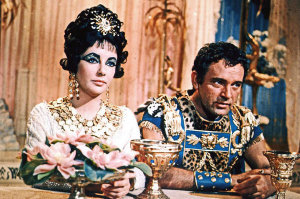 Hollywood Photo Archive - Elizabeth Taylor - Cleopatra