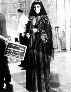 Hollywood Photo Archive - Wardrobe Test - Cleopatra - Elizabeth Taylor
