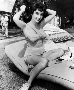 Hollywood Photo Archive - Elizabeth Taylor