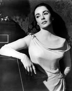 Hollywood Photo Archive - Elizabeth Taylor