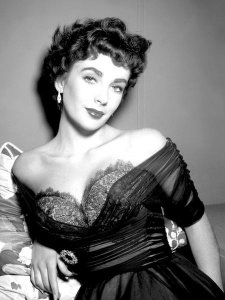 Hollywood Photo Archive - Elizabeth Taylor